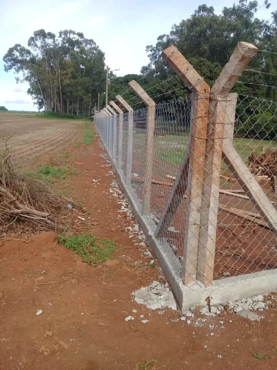 Construção de alambrado - foto 6