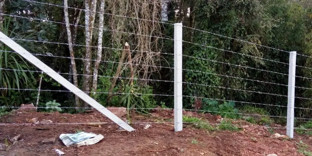 Construção de cerca de arame farpado - foto 4