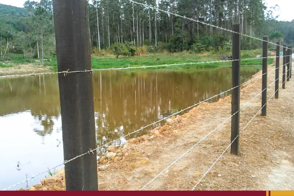 Construção de cerca de arame farpado - foto 6