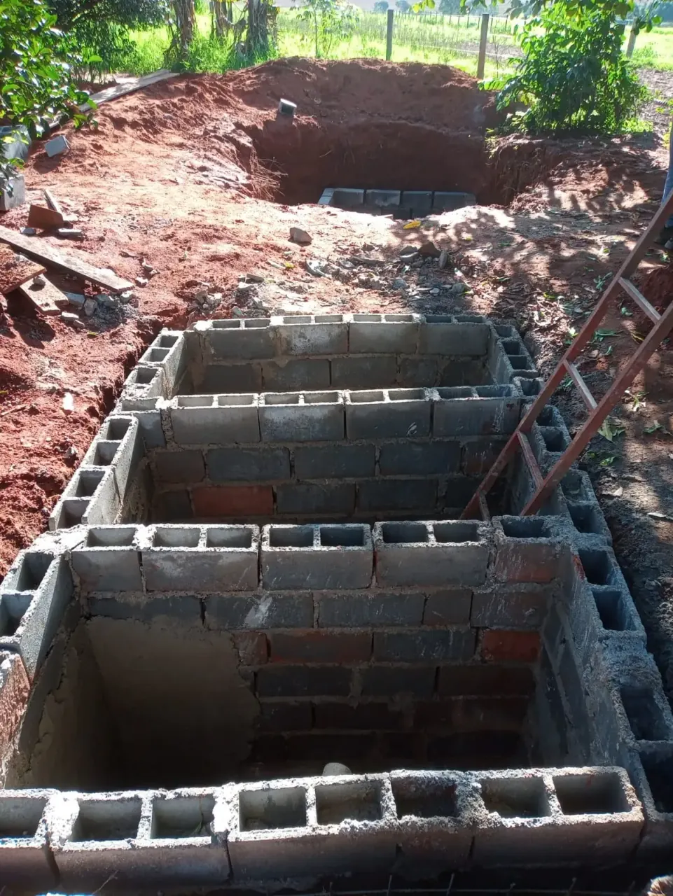 Construção de fossa séptica - foto 5